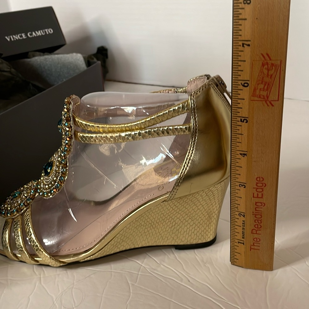 Vince Camuto VC Bayle gold snakeskin sandal wedge shoes size Women’s 7.5W - Picture 6 of 17